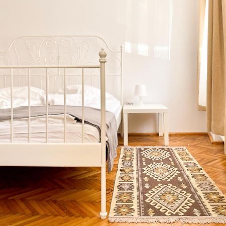 White Moon Apartment Braszów Zewnętrze zdjęcie