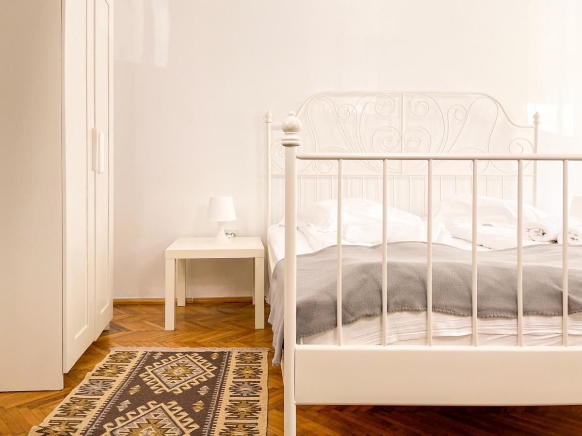 White Moon Apartment Braszów Zewnętrze zdjęcie