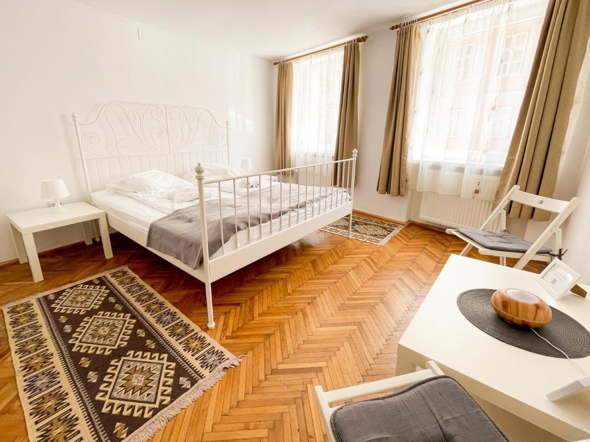 White Moon Apartment Braszów Zewnętrze zdjęcie
