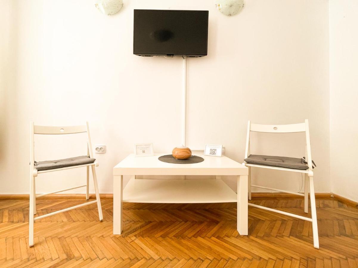 White Moon Apartment Braszów Zewnętrze zdjęcie